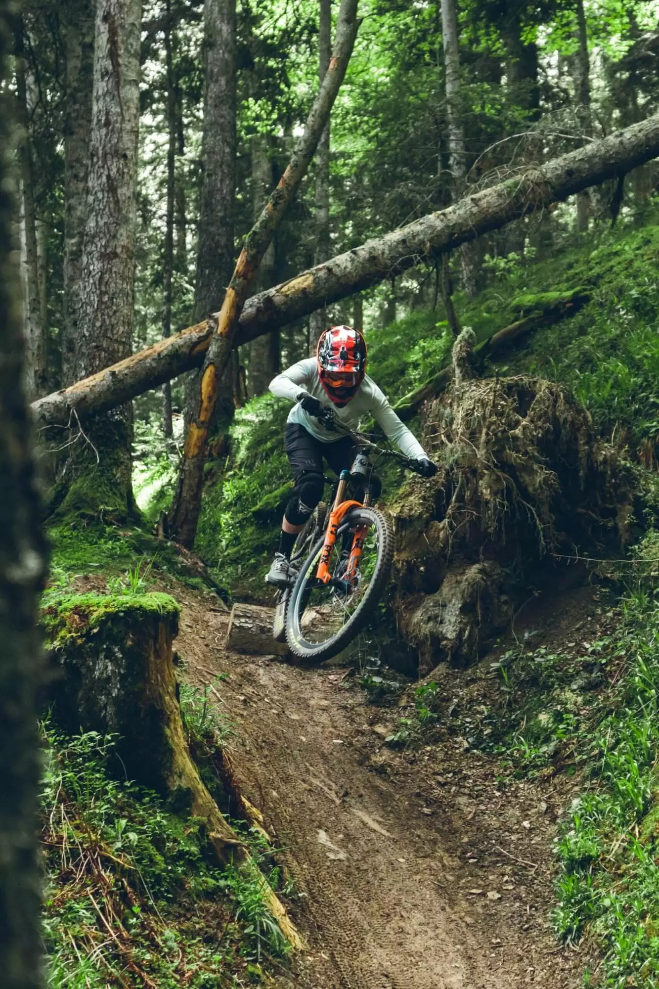 Session VTT Enduro à Loudenvielle Skyvall avec un moniteur