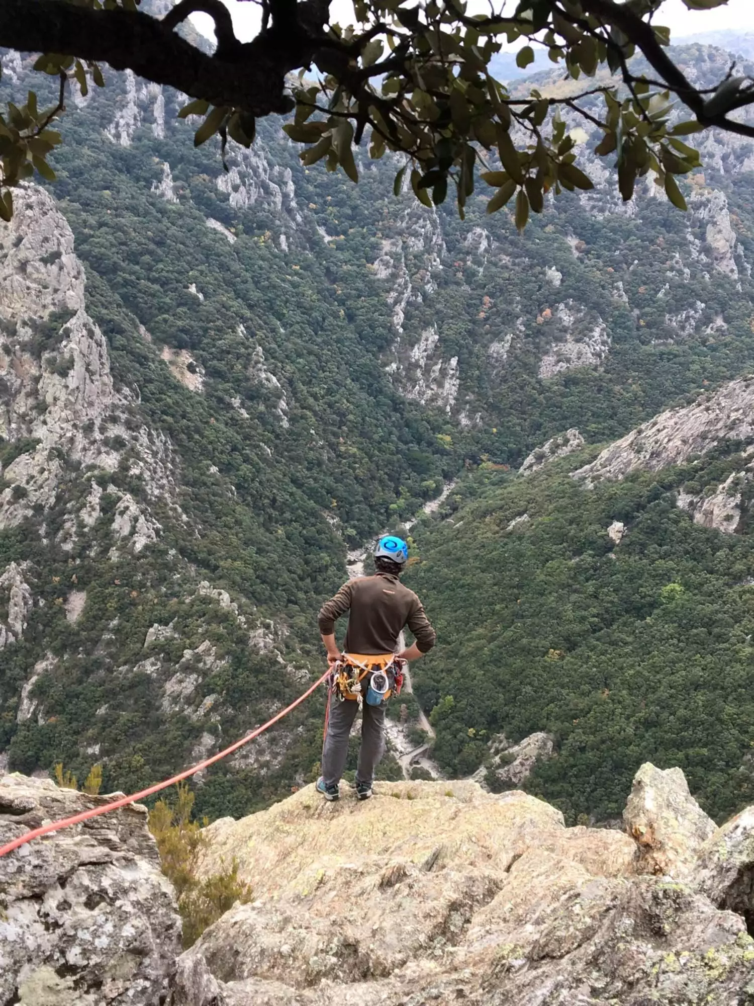 Stage escalade Caroux, initiation Trad & Terrain d'Aventure, 3 jours